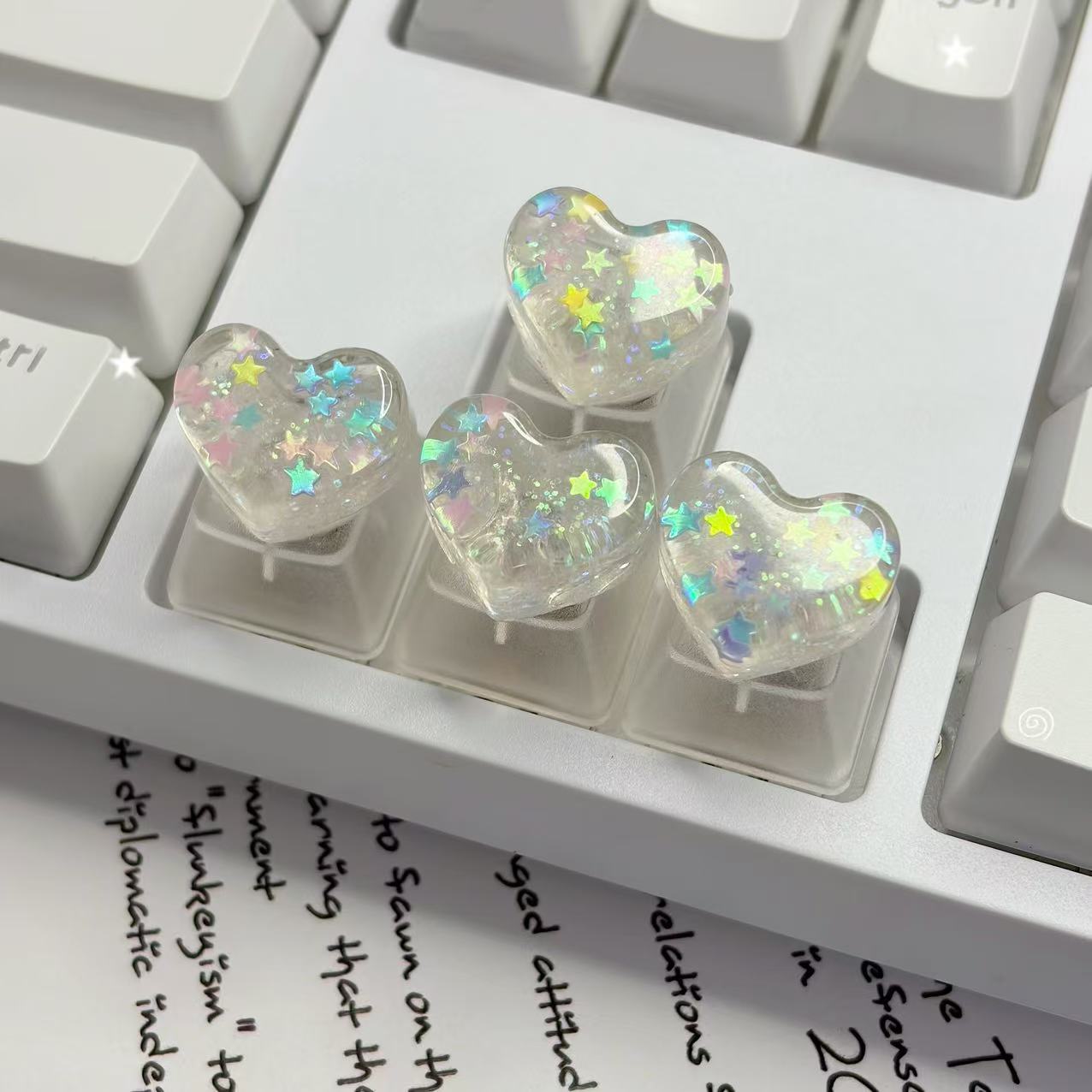Keyboard Gaming Transparent - Personalized transparent heart-shaped keycap with translucent