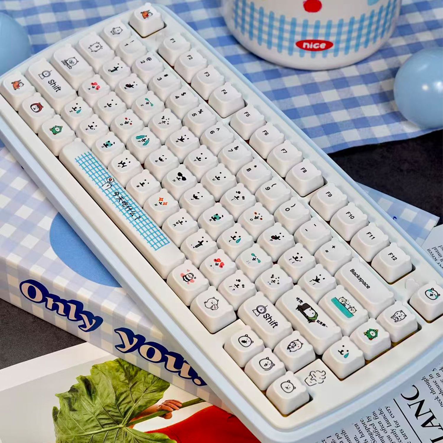 Kawaii Cartoon Joke Bear PBT K - đánh giá và giá Gaming Keyboard Ergo